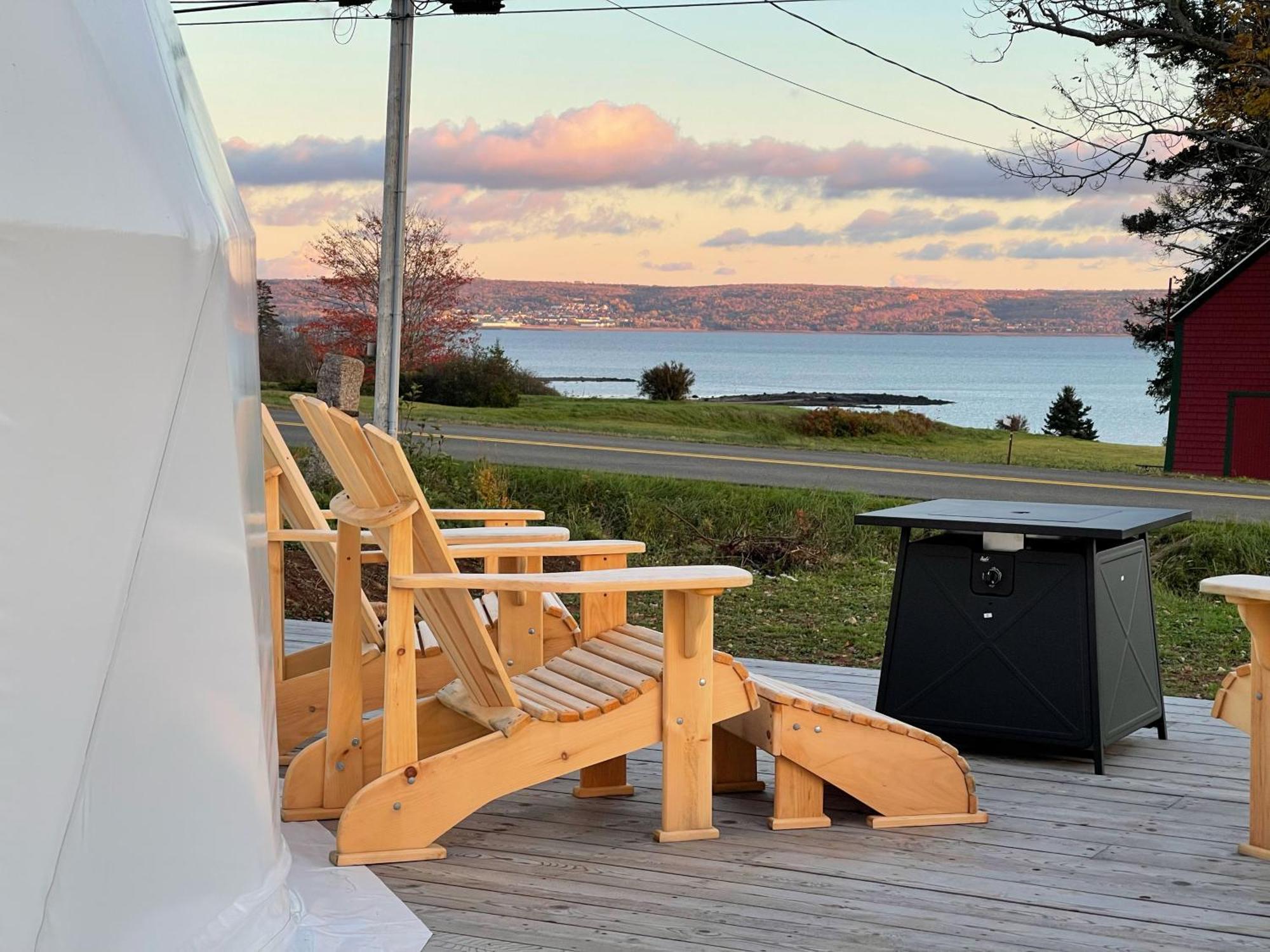 Вілла Port Wade Glamping Domes Victoria Beach Екстер'єр фото